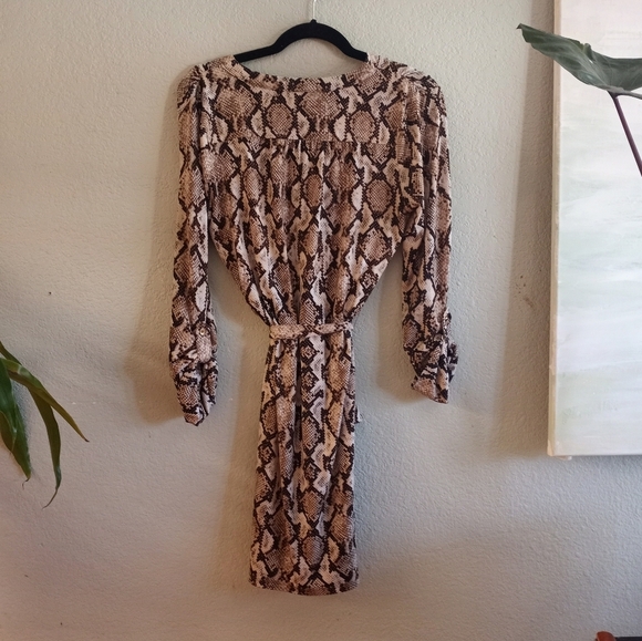 Micheal Kors Animal Print Snakeskin Flowy Mobwife Gold Lace Up Belted Dress - Picture 6 of 7